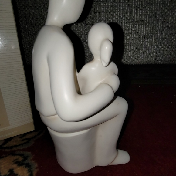 Dad and Daughter Figurine - Picture 3 of 6